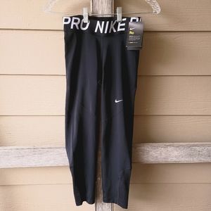 NWT Nike Pro Black Tight Fit Crop Length Leggings